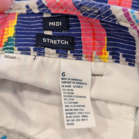 AEO 2 Pairs Midi 3.5" Inseam Stretch Shorts 6 Southwestern and Geometric - Picture 9 of 11
